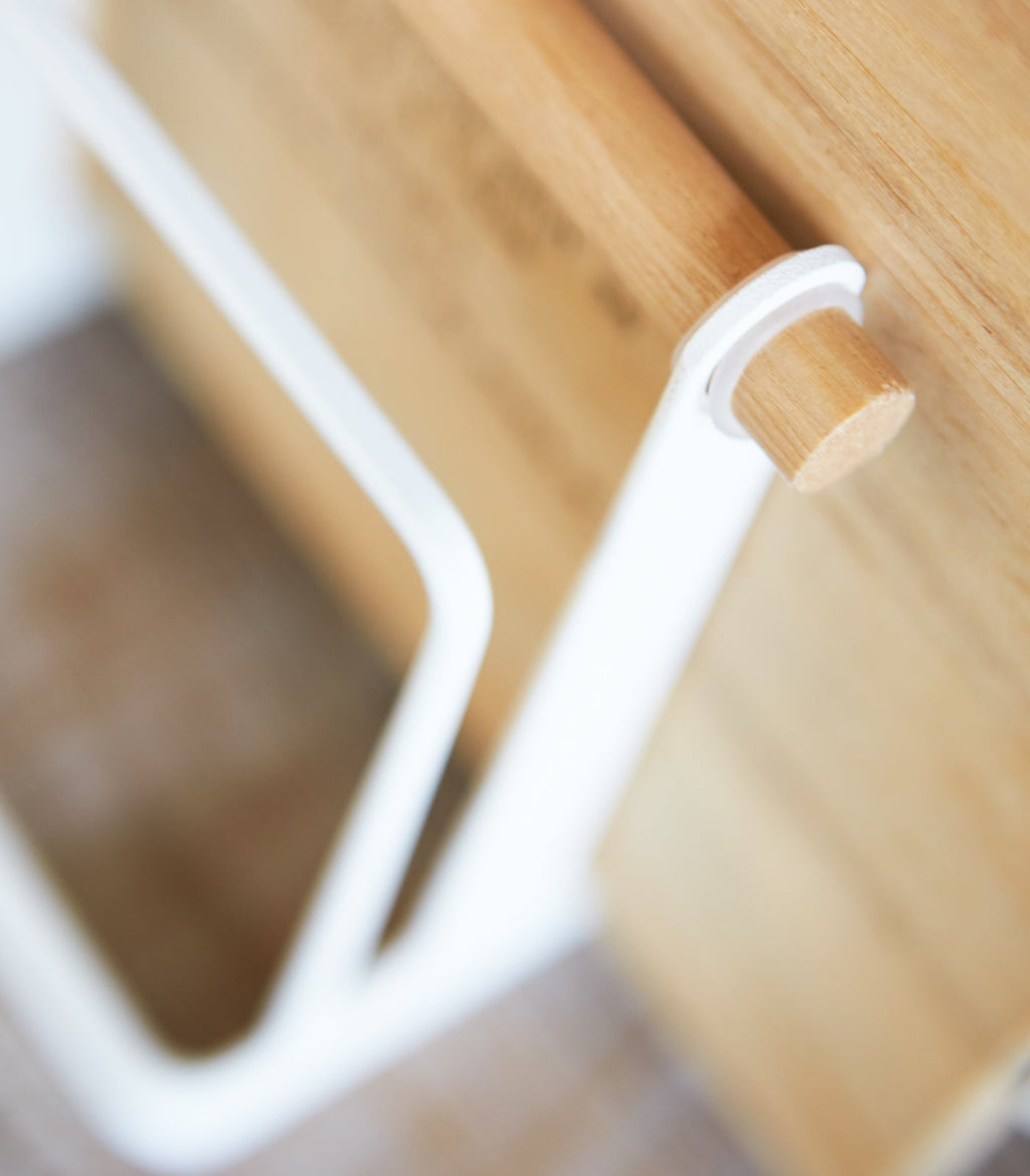 Avtoit | Cutting board stand - Steel + Wood