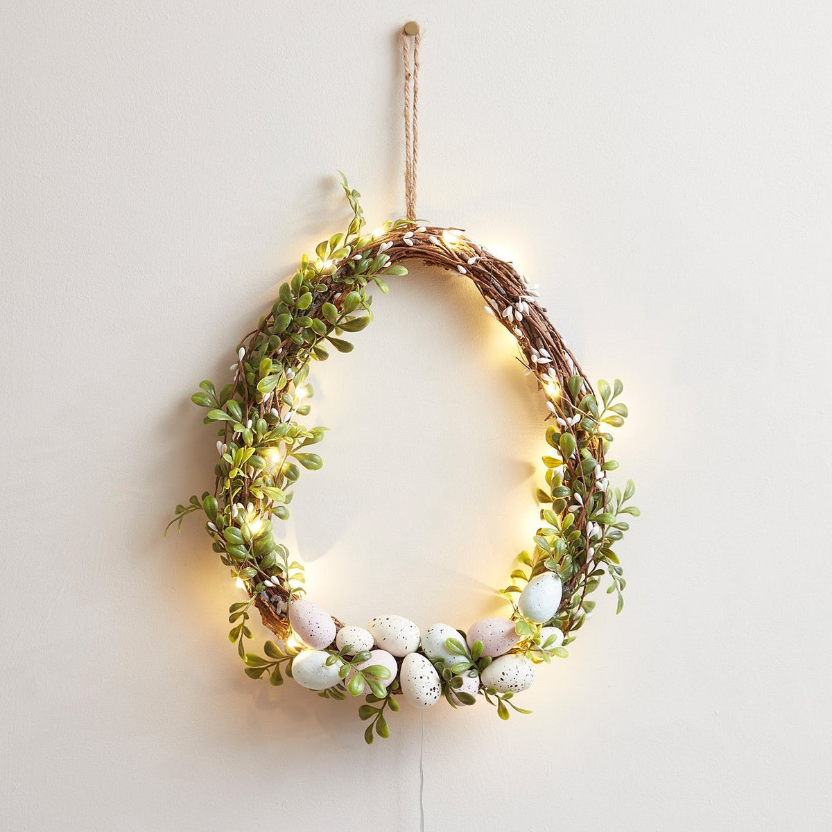 Avtoit | 35cm Easter wreath decoration in egg shape with micro fairy lights