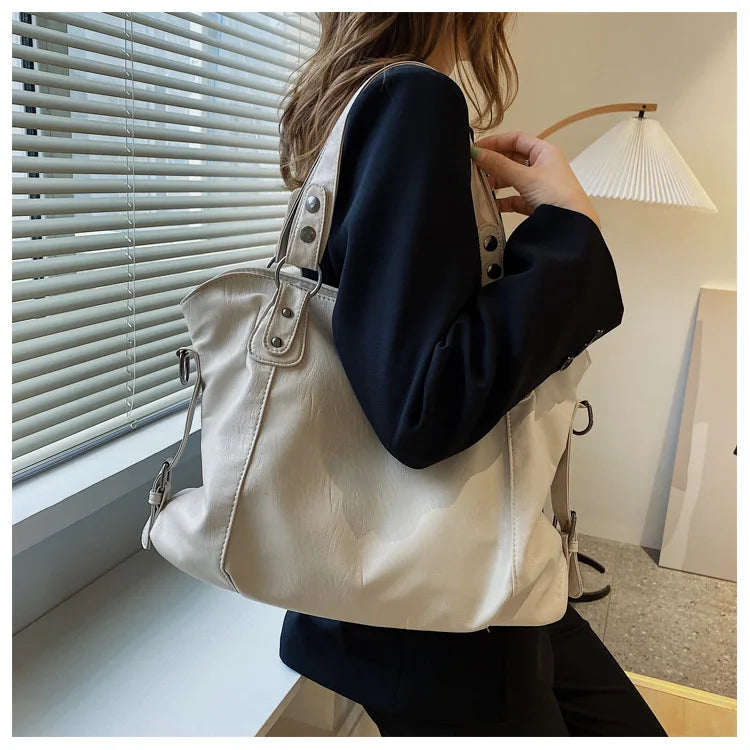 Avtoit | Retro-inspired tote bag with smooth faux leather and classic seam detailing