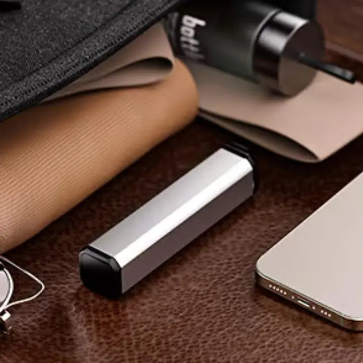 Avtoit | Elegant phone holder with clip – 360° Redating & foldable