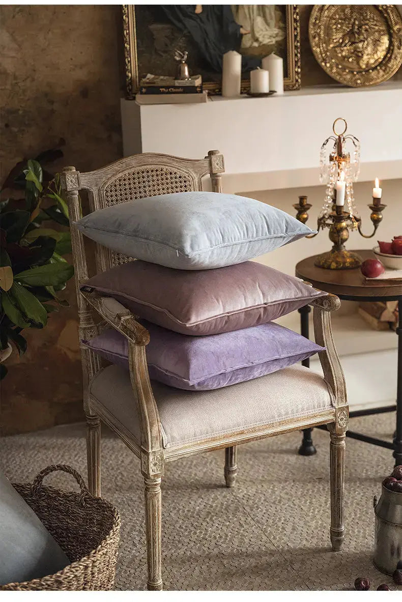 Avtoit | VelvetLuxe – Elegant velvet cushion cover with refined details