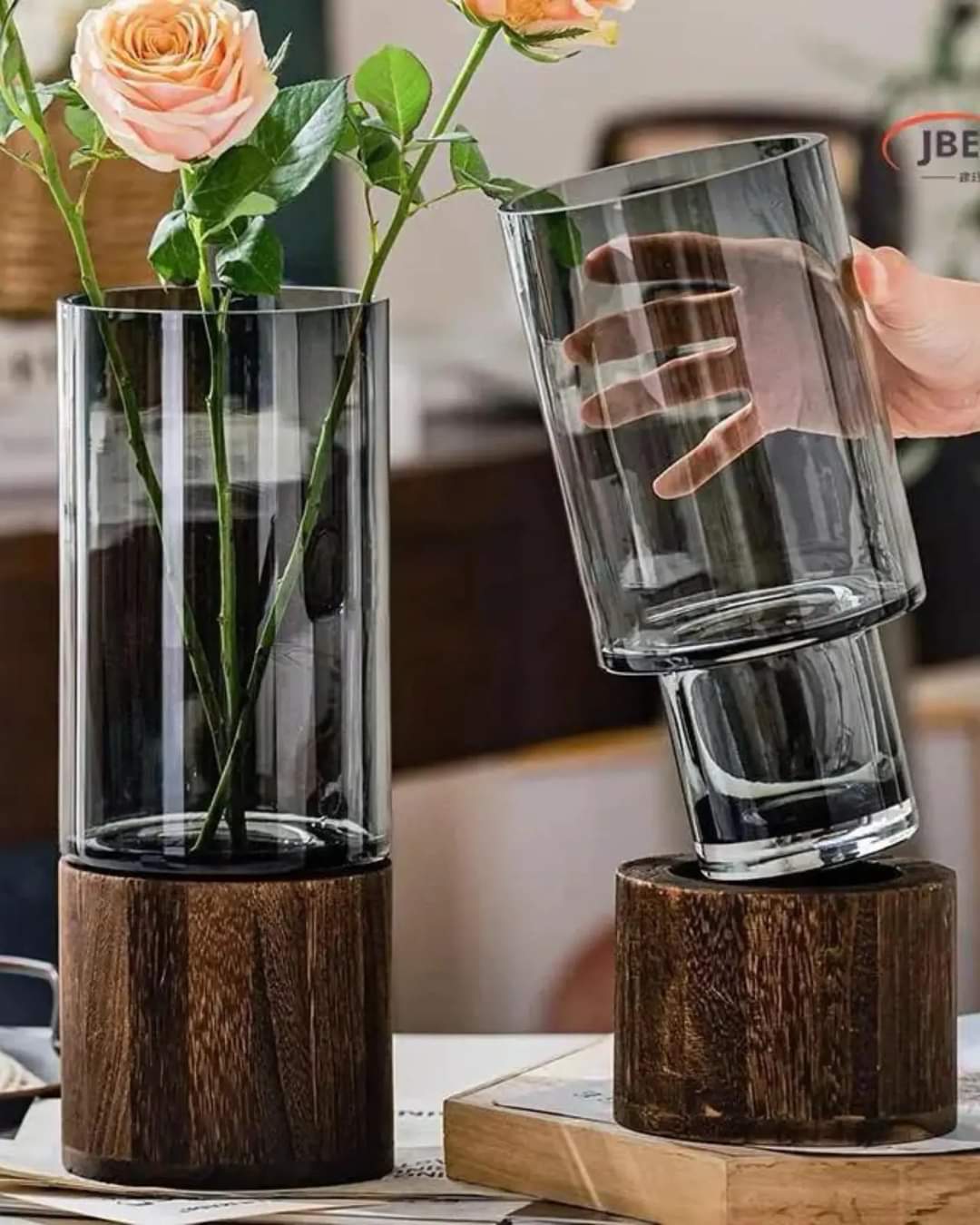 Avtoit | Glass flower vase with wooden base