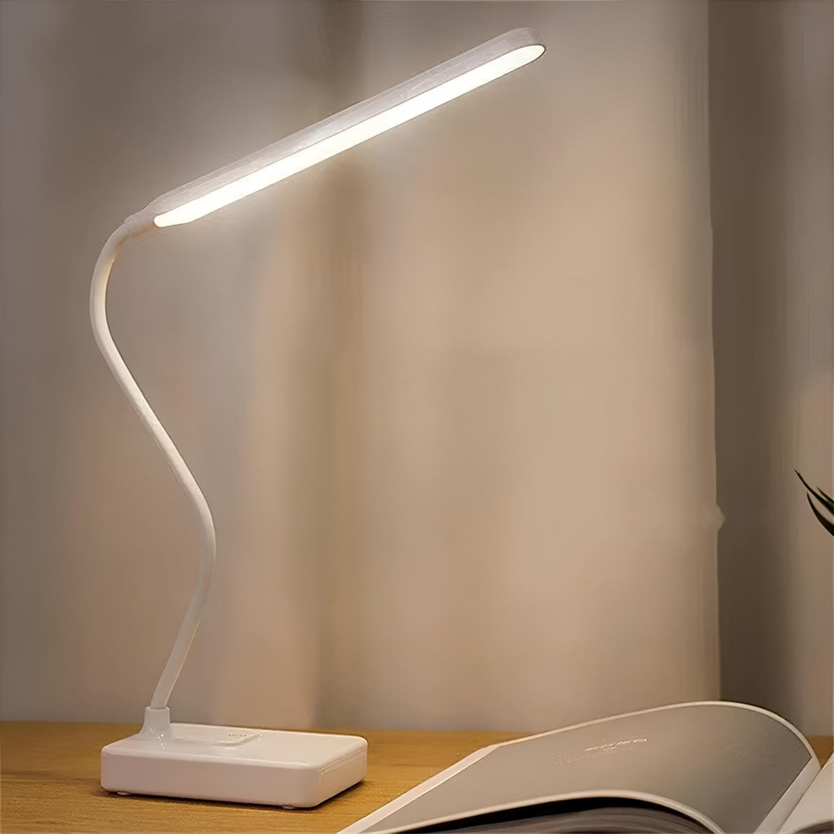 Avtoit | LumoFlex Adjustable Desk Lamp – Rechargeable or Plug-In with Flexible Neck & Dimmable Light