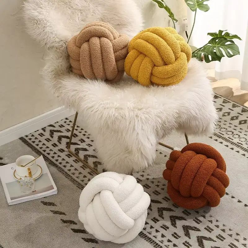 Avtoit | Cozy handmade tufted throw pillow