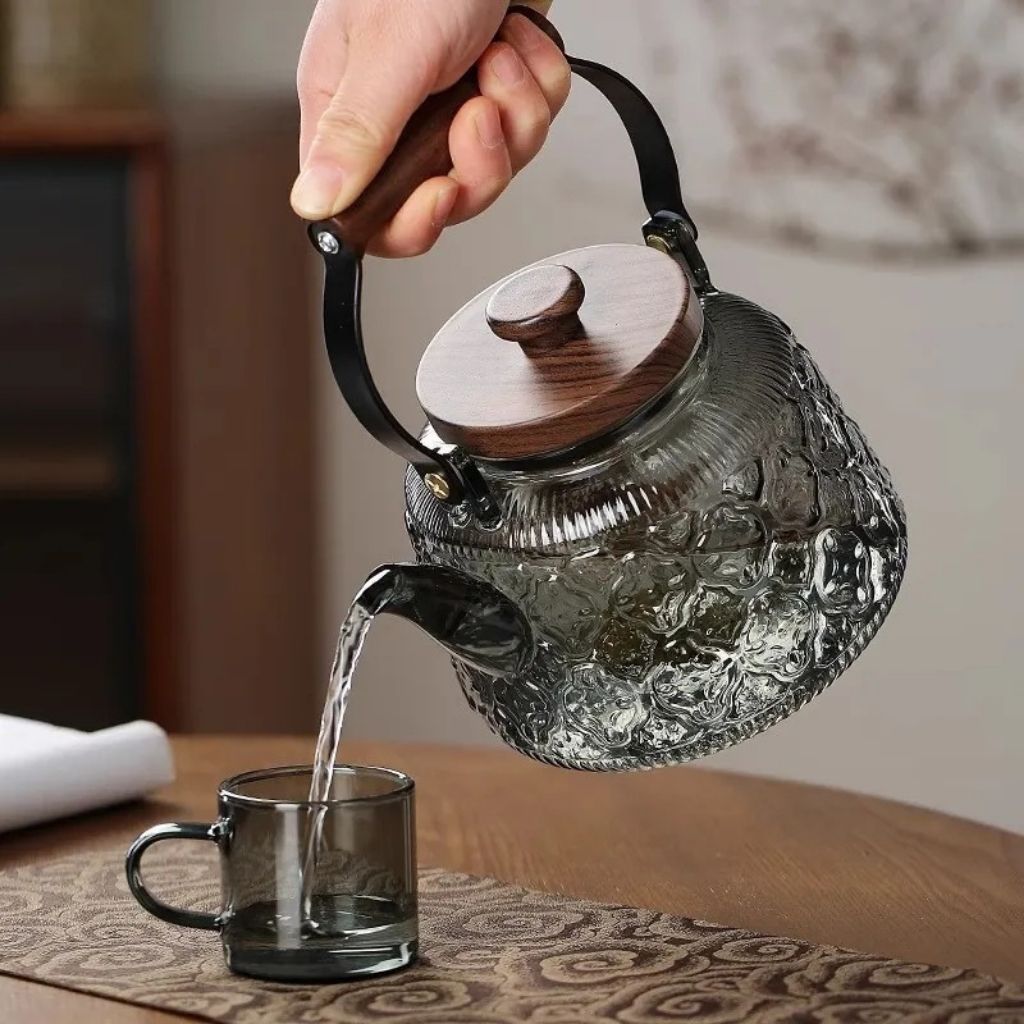 Avtoit | Zoie Glass Teapot with Infuser – Heat-Resistant 1000ml Borosilicate Kettle with Wooden Handle