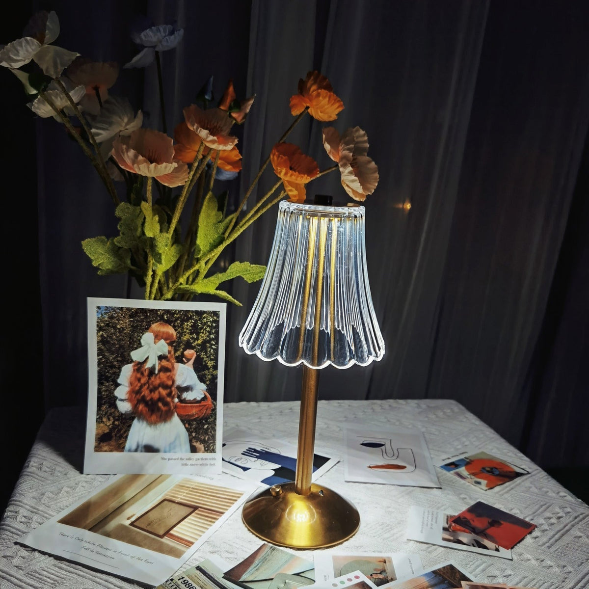 Avtoit | RadiantGold – Elegant Portable Table Lamp