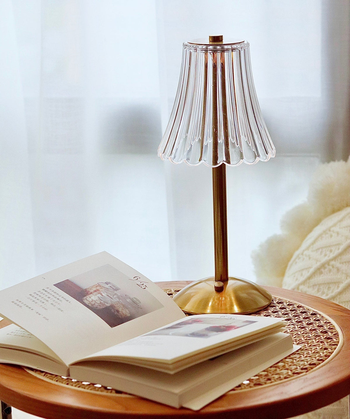 Avtoit | RadiantGold – Elegant Portable Table Lamp