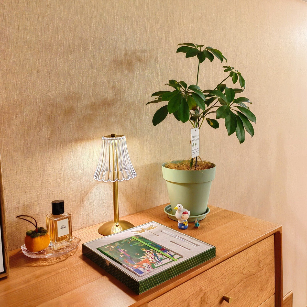 Avtoit | RadiantGold – Elegant Portable Table Lamp