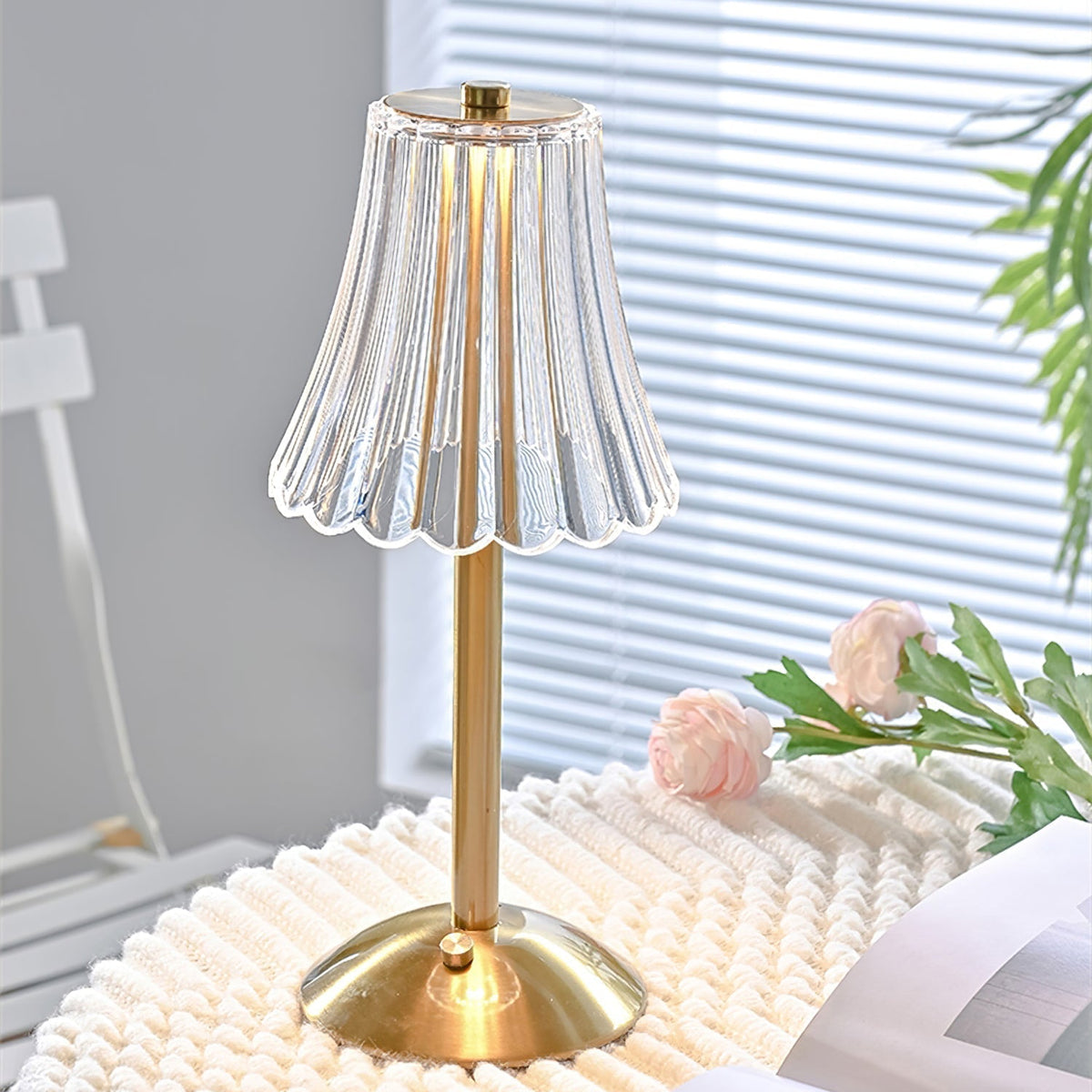 Avtoit | RadiantGold – Elegant Portable Table Lamp