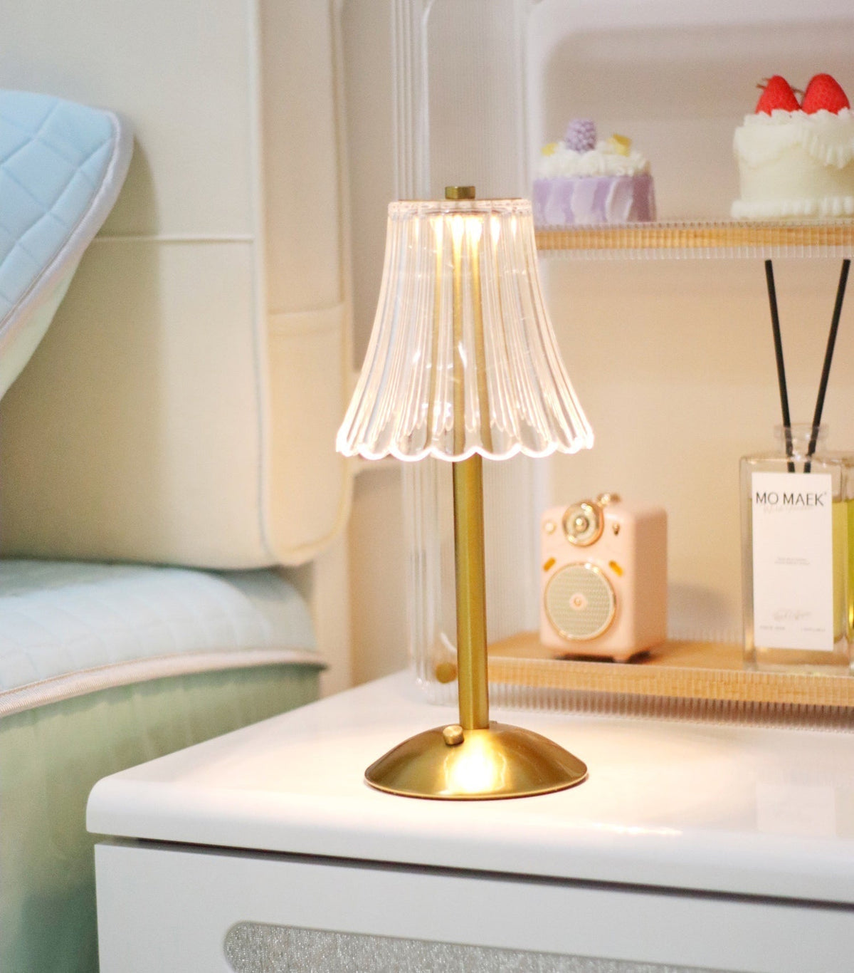 Avtoit | RadiantGold – Elegant Portable Table Lamp