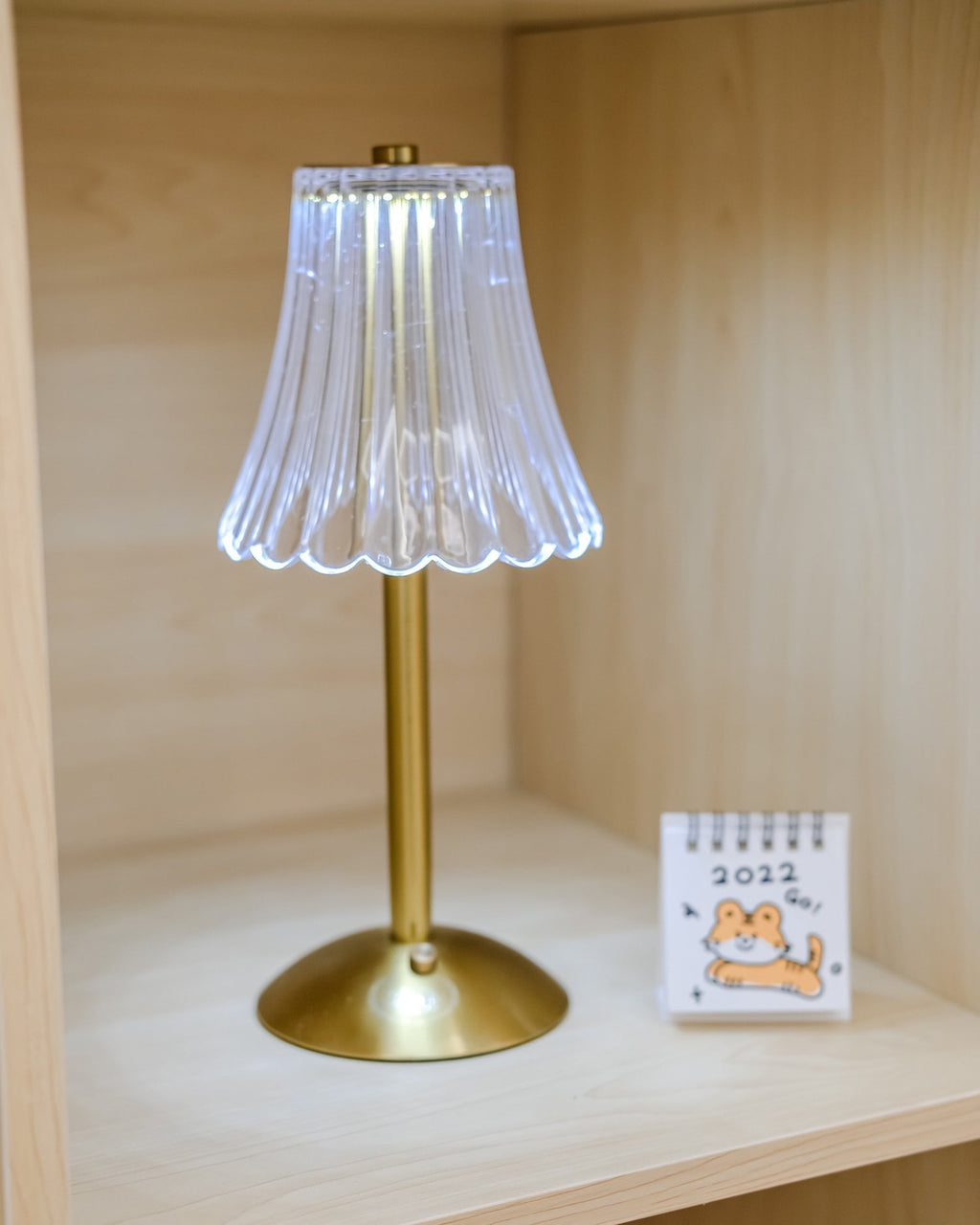 Avtoit | RadiantGold – Elegant Portable Table Lamp