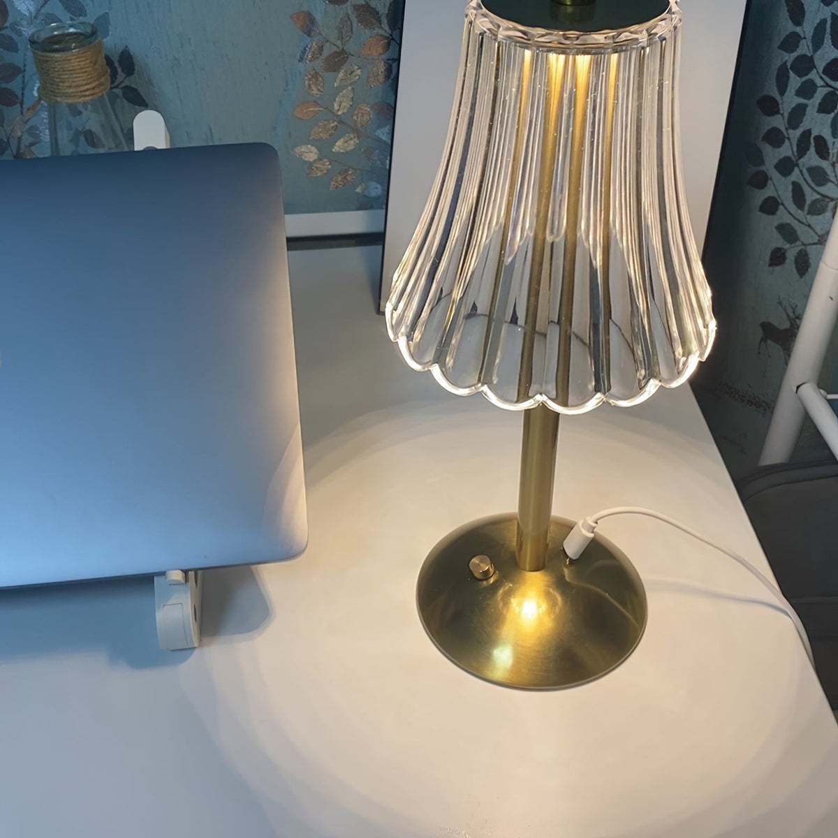 Avtoit | RadiantGold – Elegant Portable Table Lamp