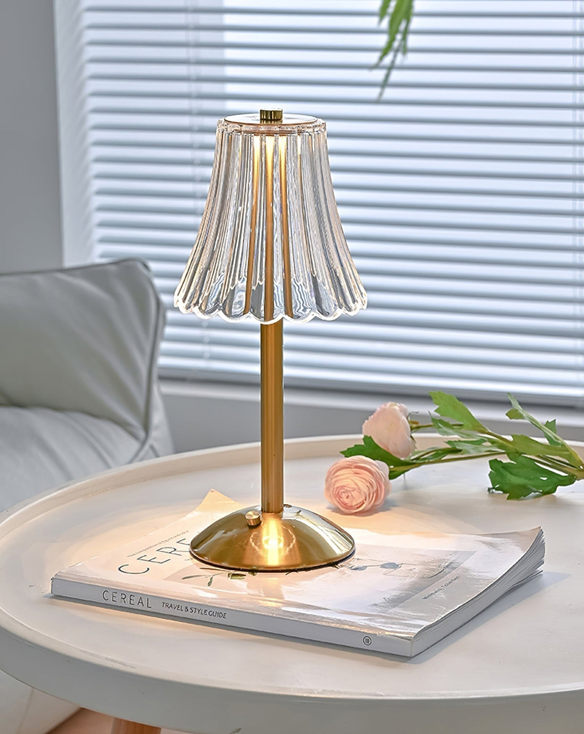 Avtoit | RadiantGold – Elegant Portable Table Lamp