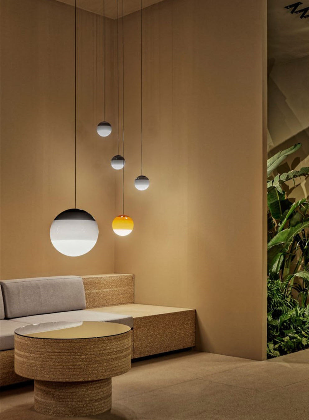 Avtoit | Gradient Pendant Light Black | Modern Dining Room Lamp