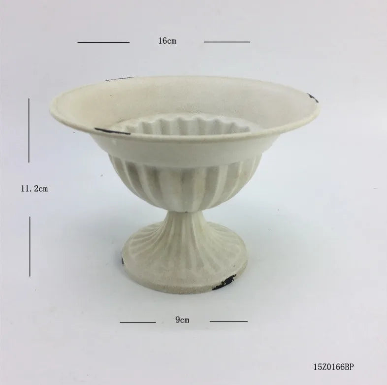 Avtoit | European Vintage Chalice Vase Made of Iron
