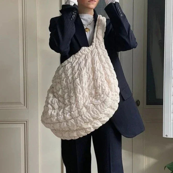 Avtoit | Cross Quilt X-Large Shoulder Bag