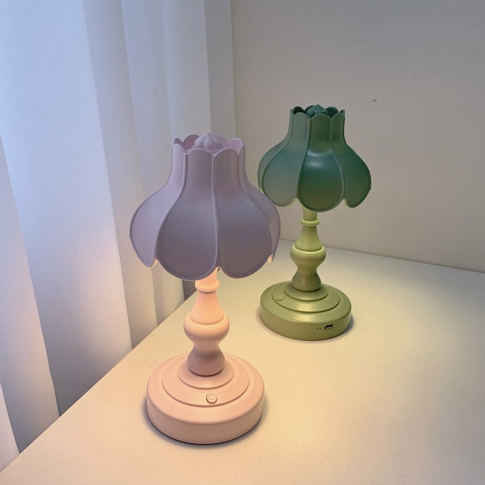 Avtoit | Retro Lotus Desktop Lamp