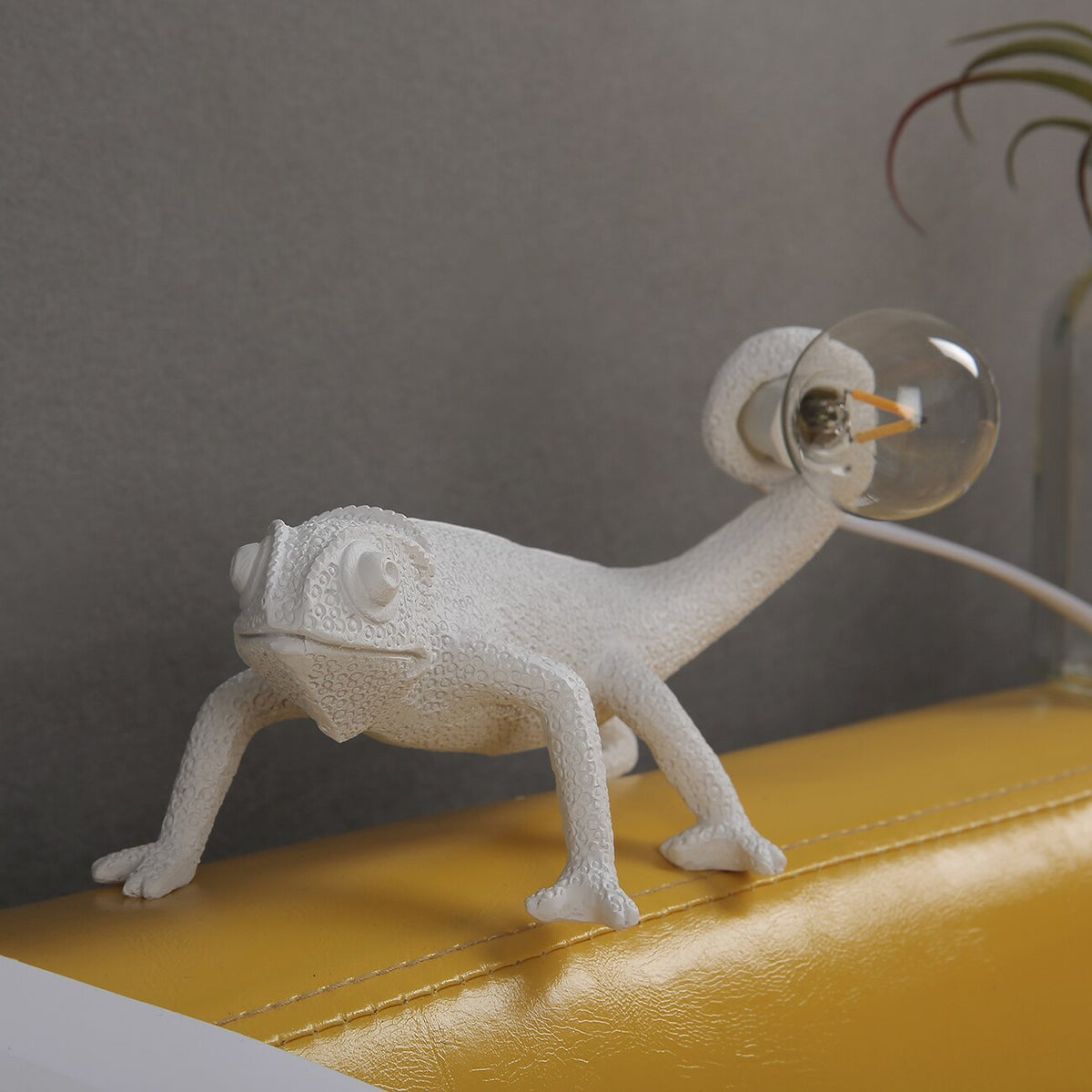 Avtoit | GlowLizard - Resin Lizard Table Lamp