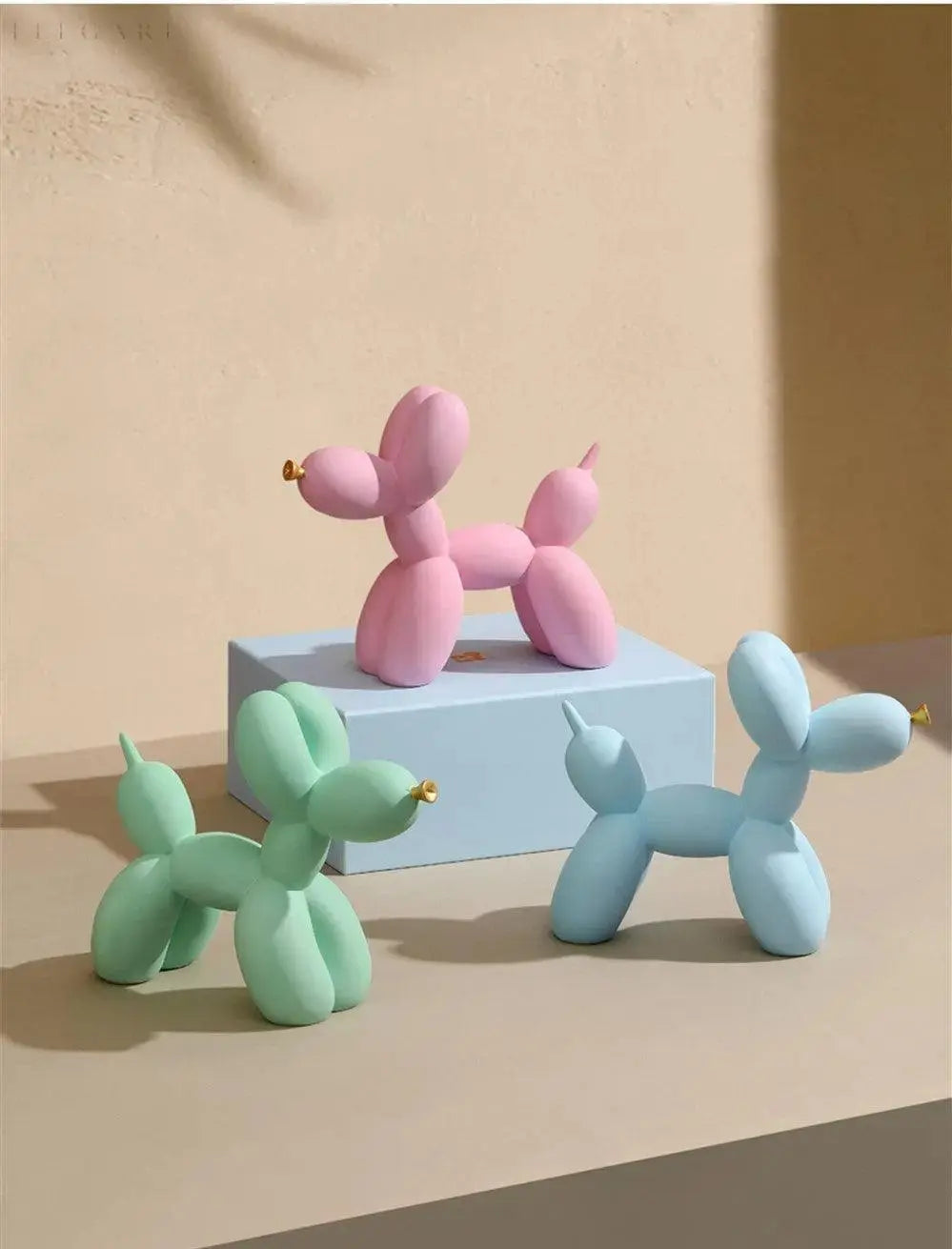 Avtoit | PuffGlow - Golden Snout Balloon Sculpture