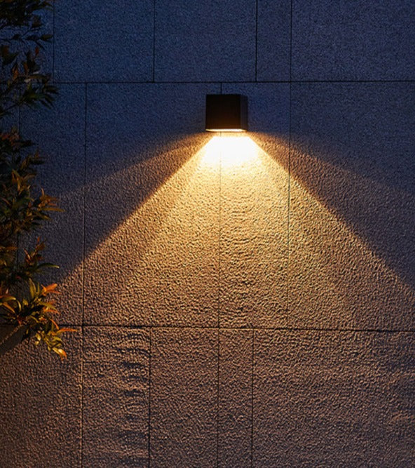 Avtoit | GlowBeam – Elegant Outdoor Wall Lamp for Mood Lighting