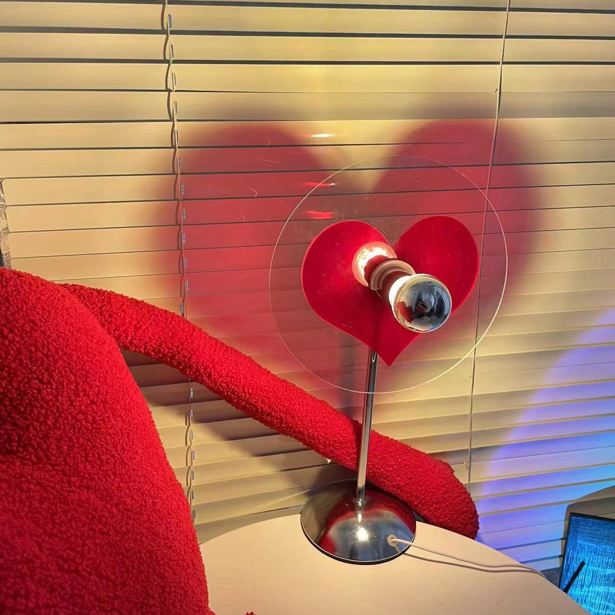 Avtoit | LoveGlow – Elegant Table Lamp with Rechargeable LED