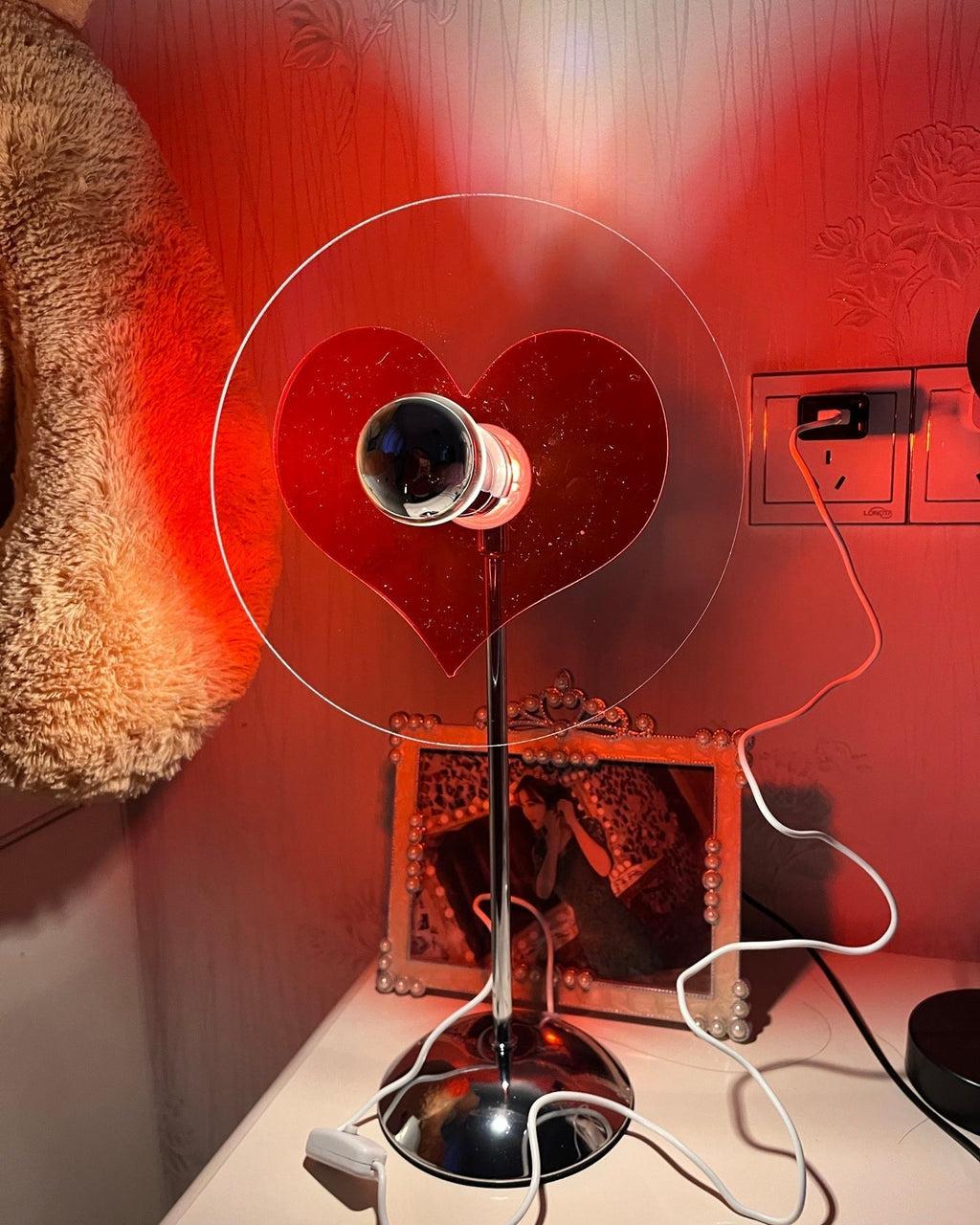 Avtoit | LoveGlow – Elegant Table Lamp with Rechargeable LED