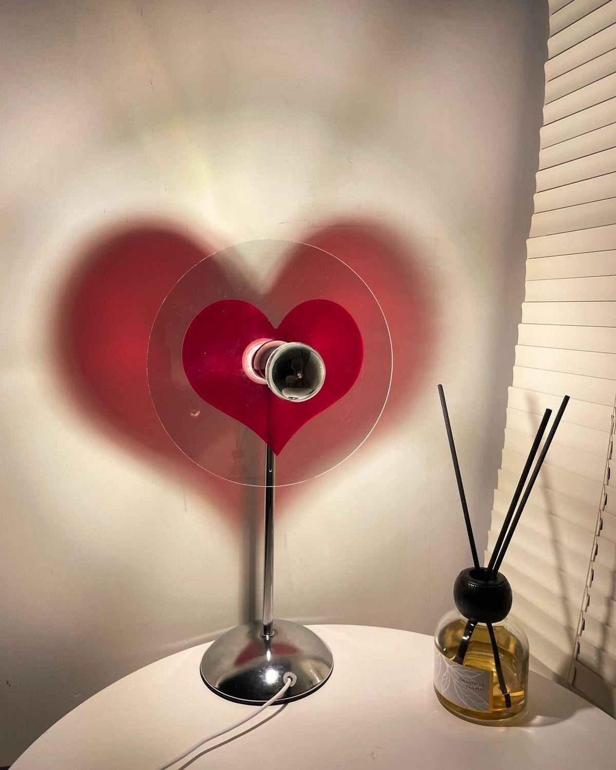Avtoit | LoveGlow – Elegant Table Lamp with Rechargeable LED