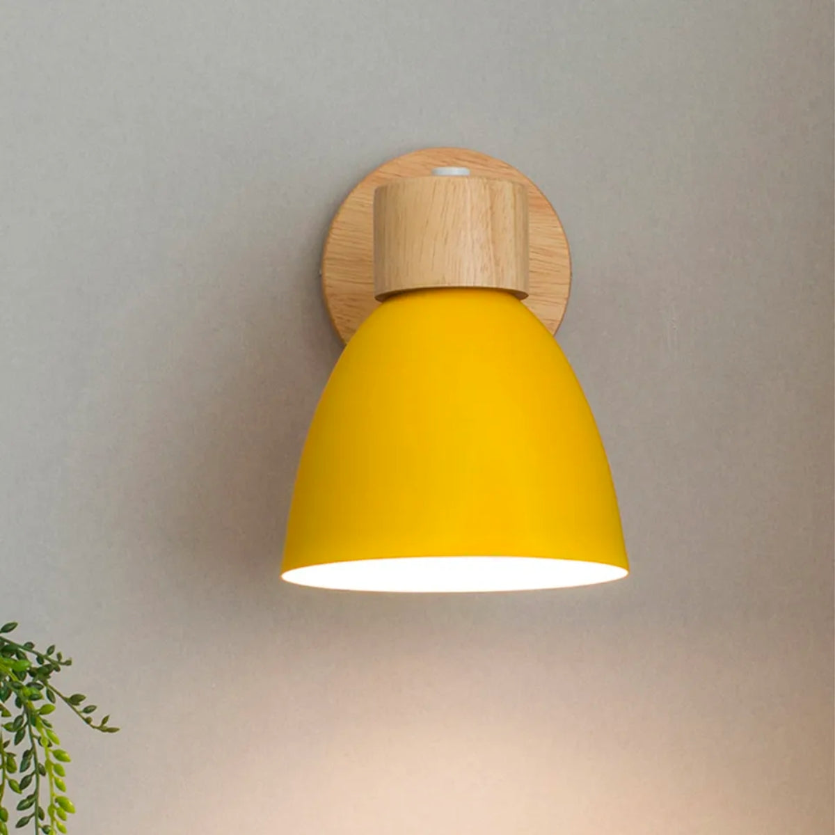 Avtoit | Wood Wall Lamp