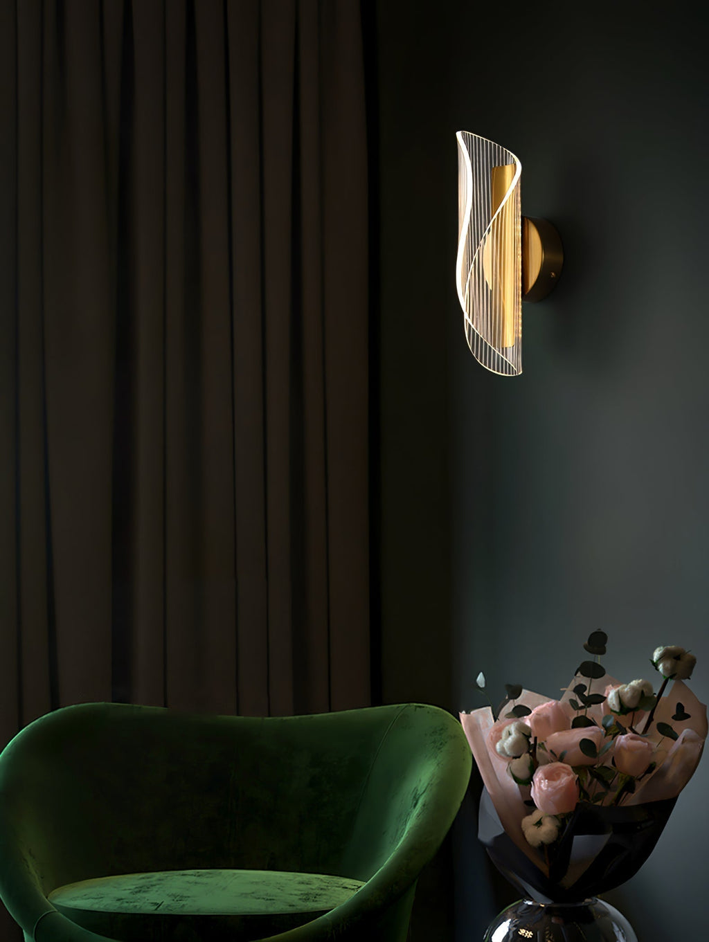 Avtoit | CrystalAura – Sparkling Crystal Wall Light for Glamorous Touch
