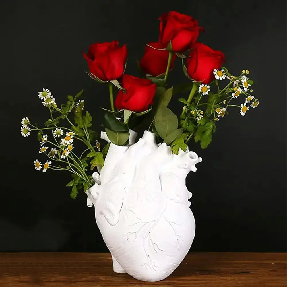 Avtoit | Heart-shaped Art Vase – Creative Vessel in Anatomical Design Made of Resin