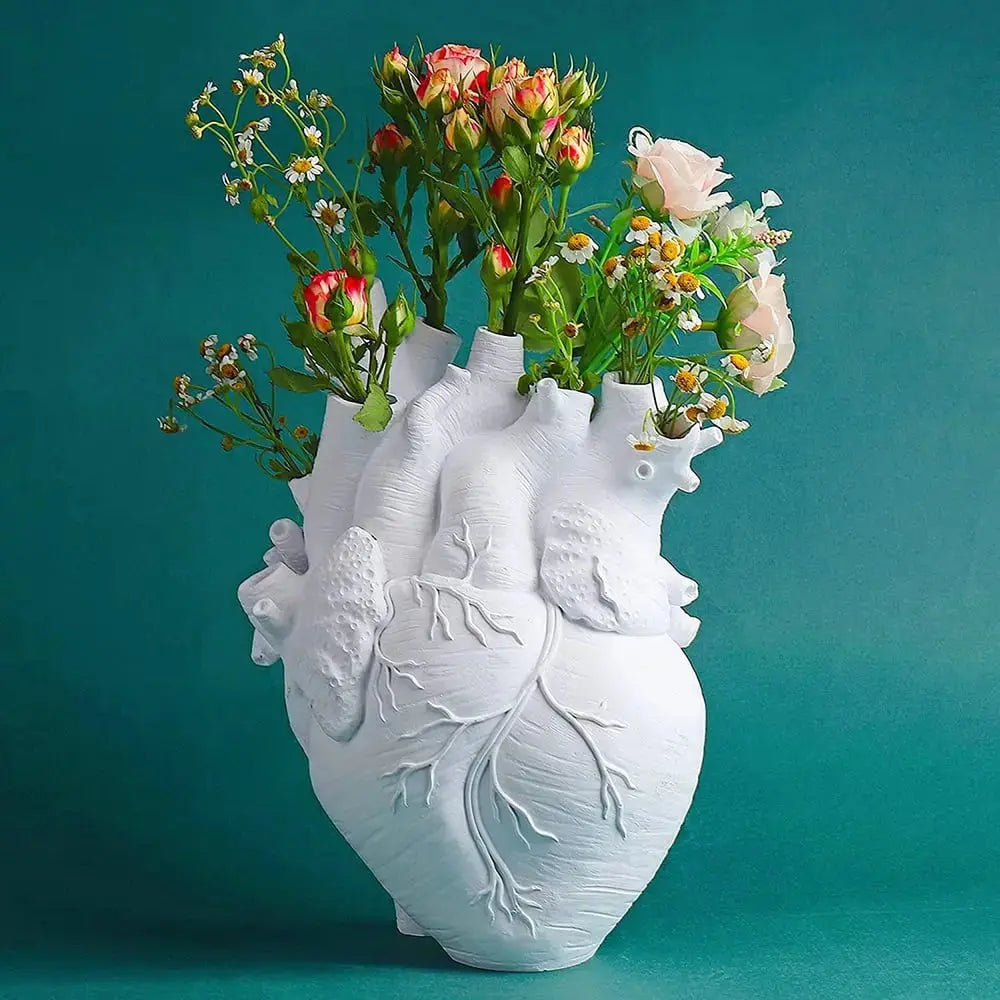 Avtoit | Heart-shaped Art Vase – Creative Vessel in Anatomical Design Made of Resin