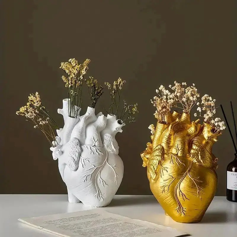Avtoit | Heart-shaped Art Vase – Creative Vessel in Anatomical Design Made of Resin