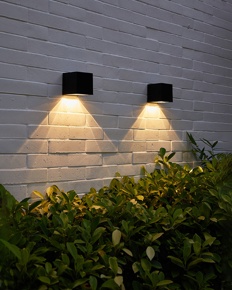 Avtoit | GlowBeam – Elegant Outdoor Wall Lamp for Mood Lighting
