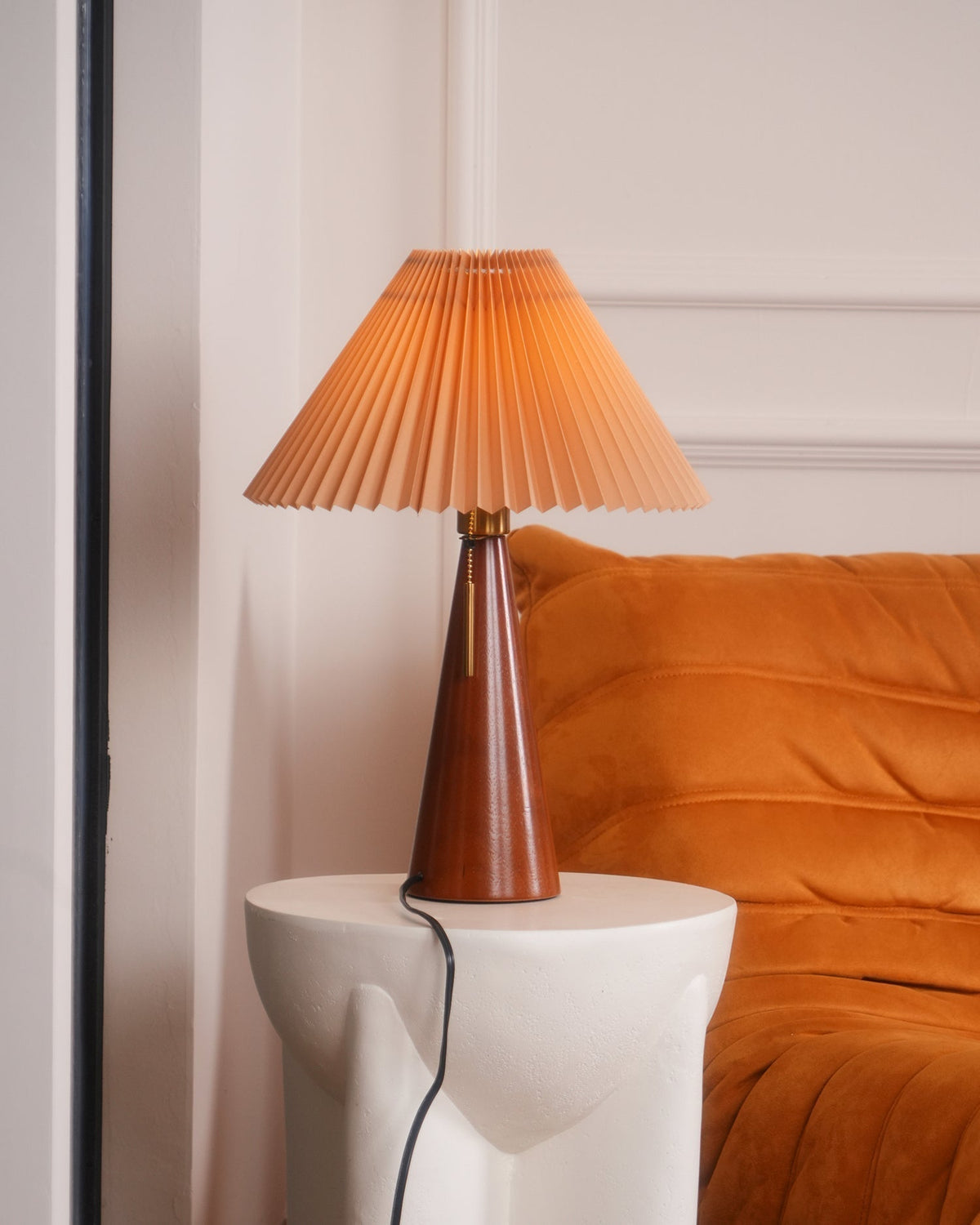 Avtoit | AntiqueRadiance – Elegant Wood and Metal Table Lamp