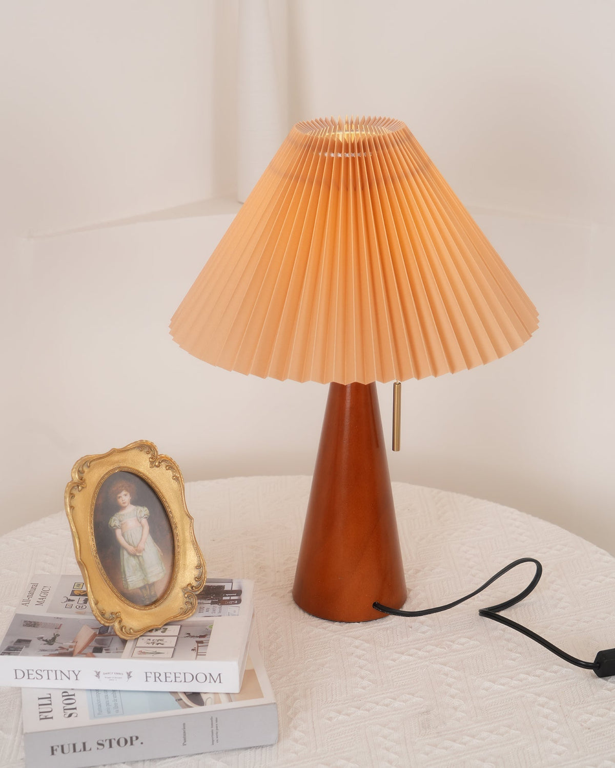 Avtoit | AntiqueRadiance – Elegant Wood and Metal Table Lamp