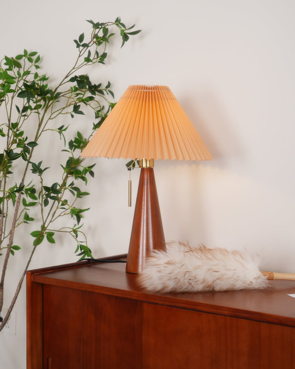 Avtoit | AntiqueRadiance – Elegant Wood and Metal Table Lamp