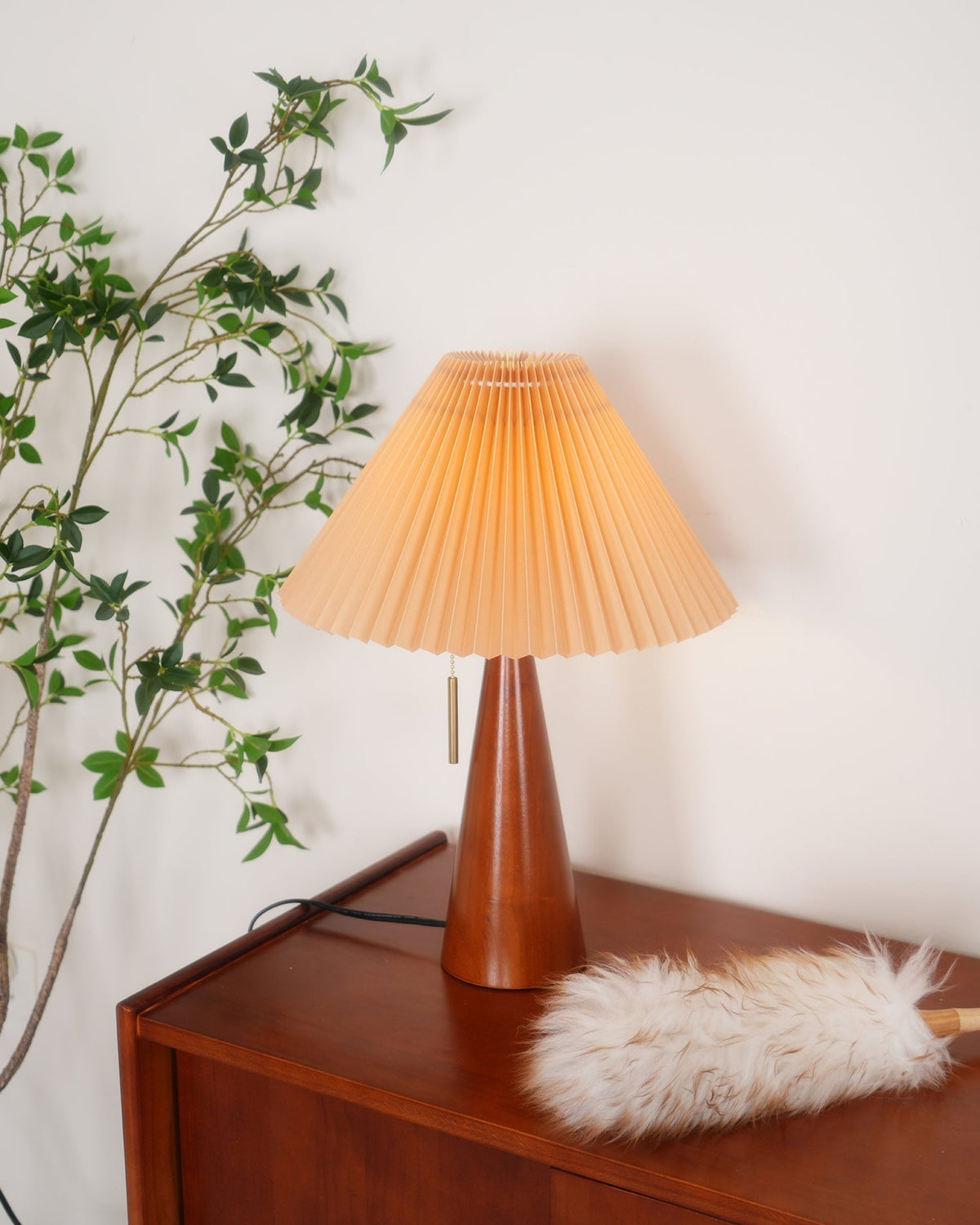 Avtoit | AntiqueRadiance – Elegant Wood and Metal Table Lamp