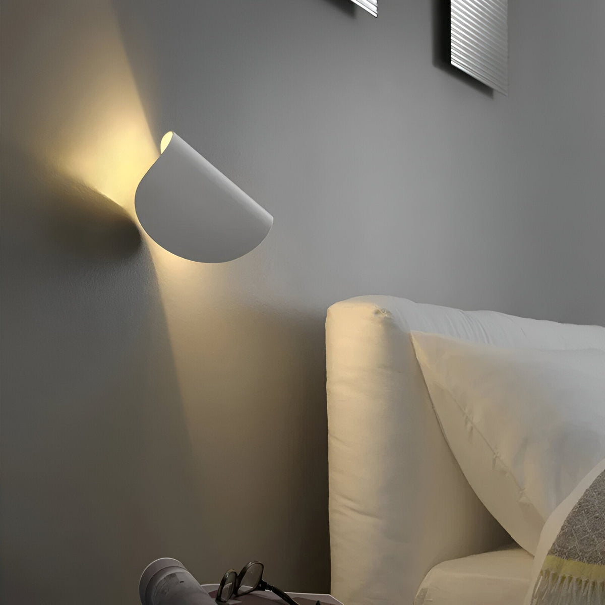 Avtoit | Twist Wall Lamp - Rotatable Metal Wall Light - Curve Wall Sconce