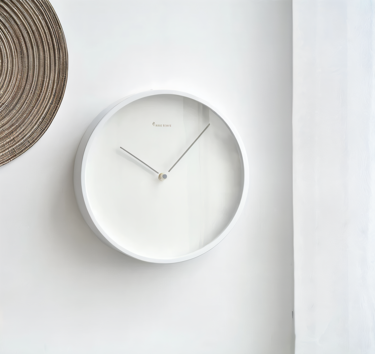 Avtoit | Circ O'Clock – Modern Wall Clock Black with Silent Movement