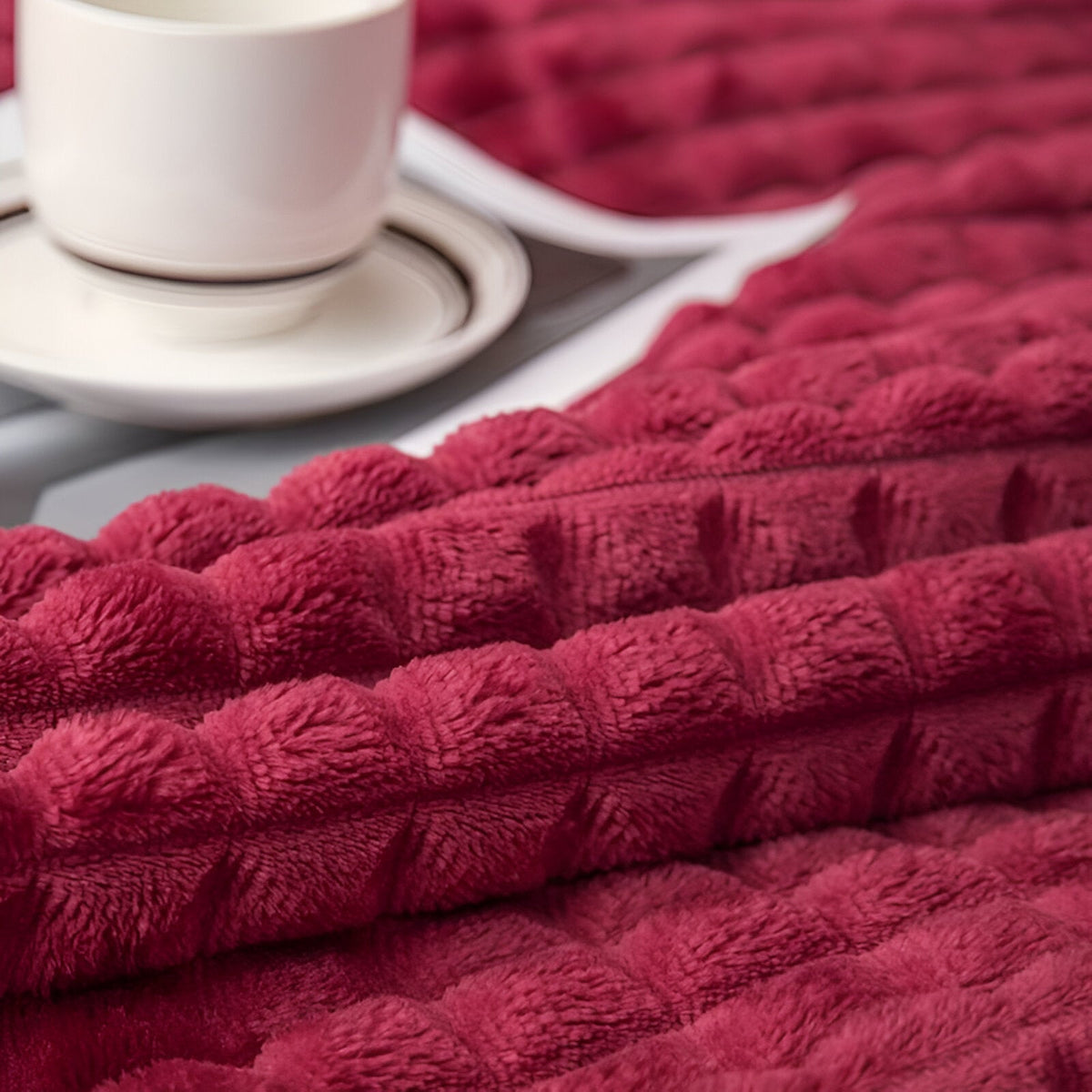 Avtoit | EliteWave Plaid - Ultrafluffy structured coral fleece blanket