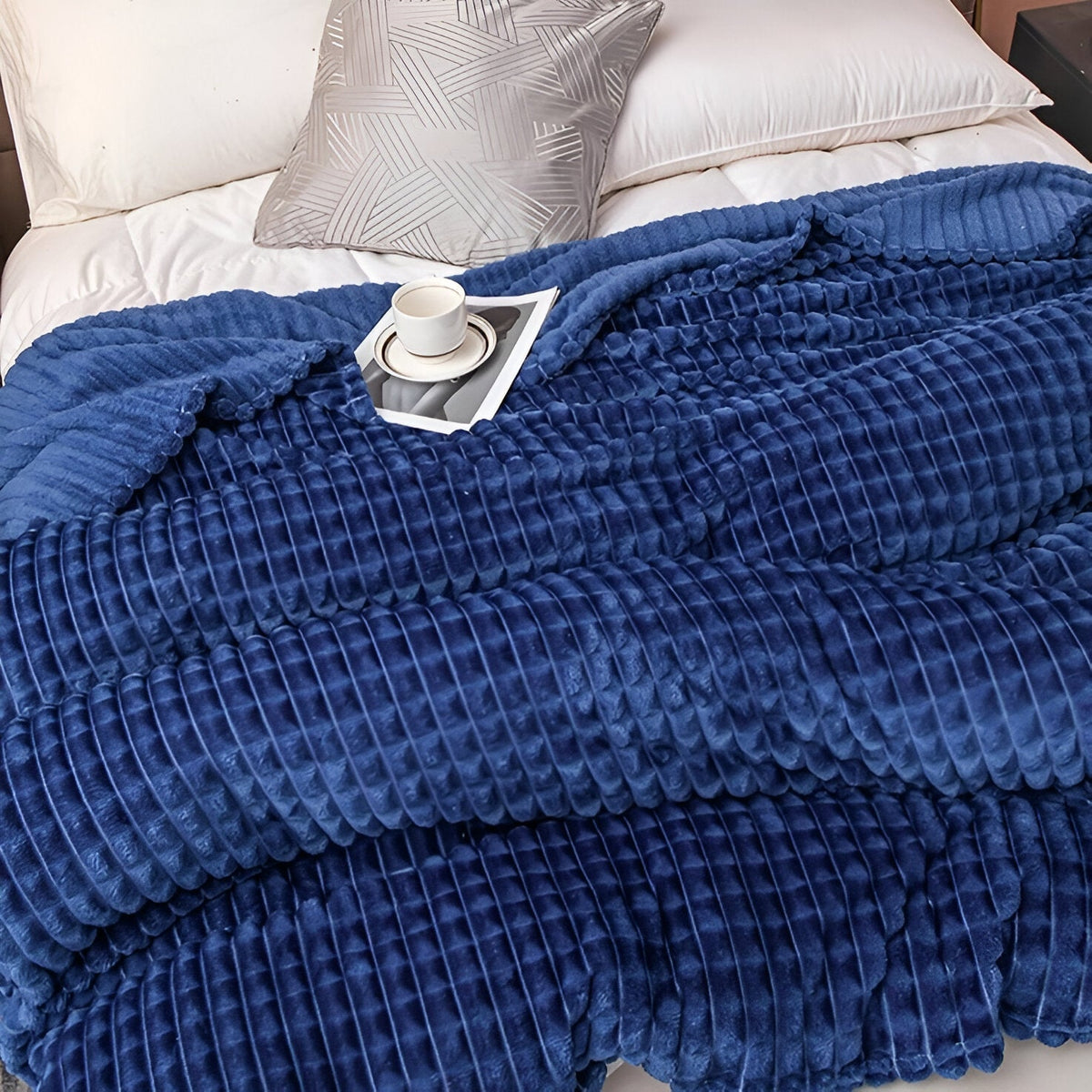 Avtoit | EliteWave Plaid - Ultrafluffy structured coral fleece blanket