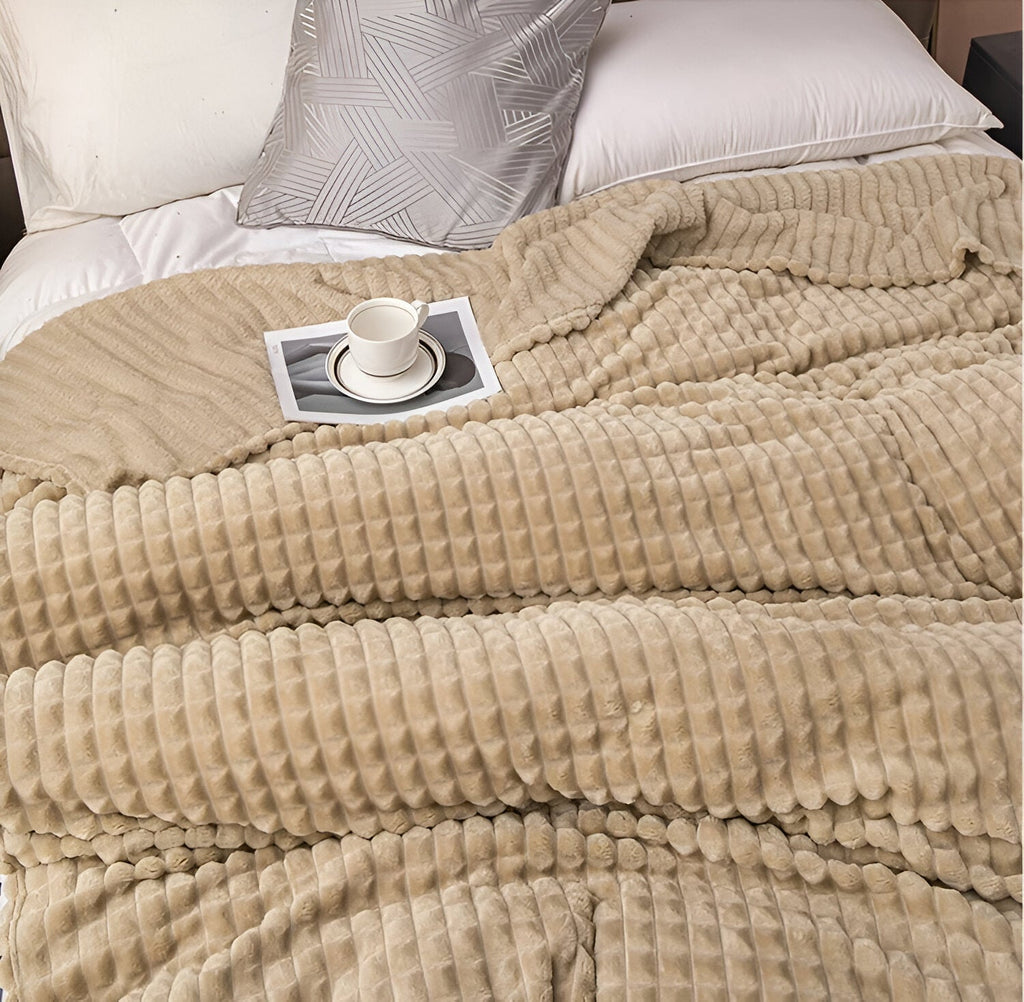 Avtoit | EliteWave Plaid - Ultrafluffy structured coral fleece blanket