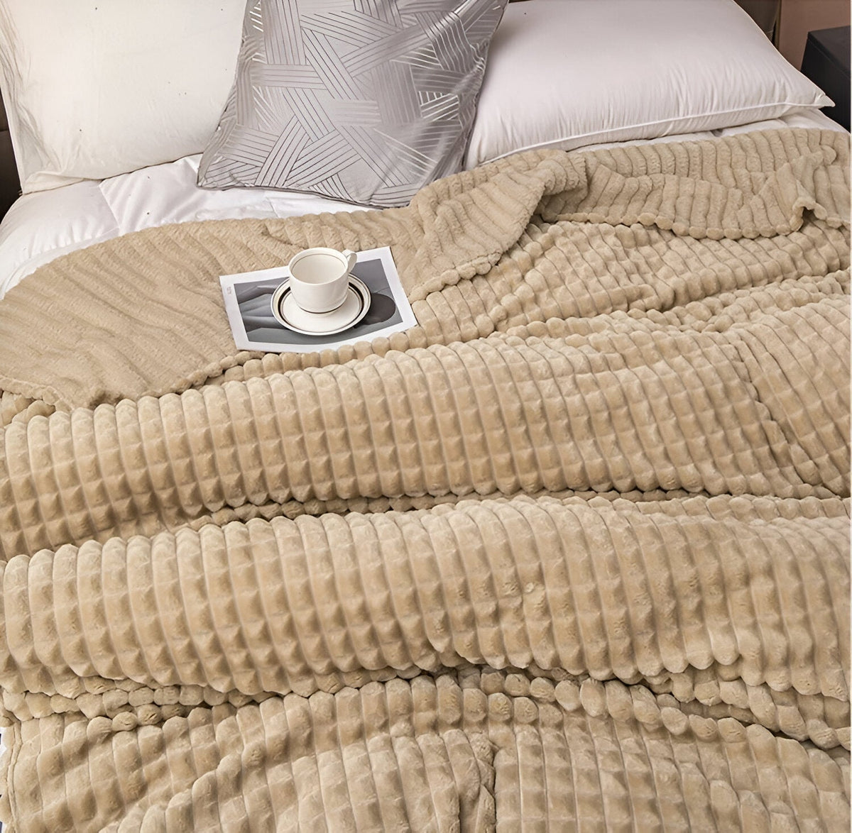 Avtoit | EliteWave Plaid - Ultrafluffy structured coral fleece blanket