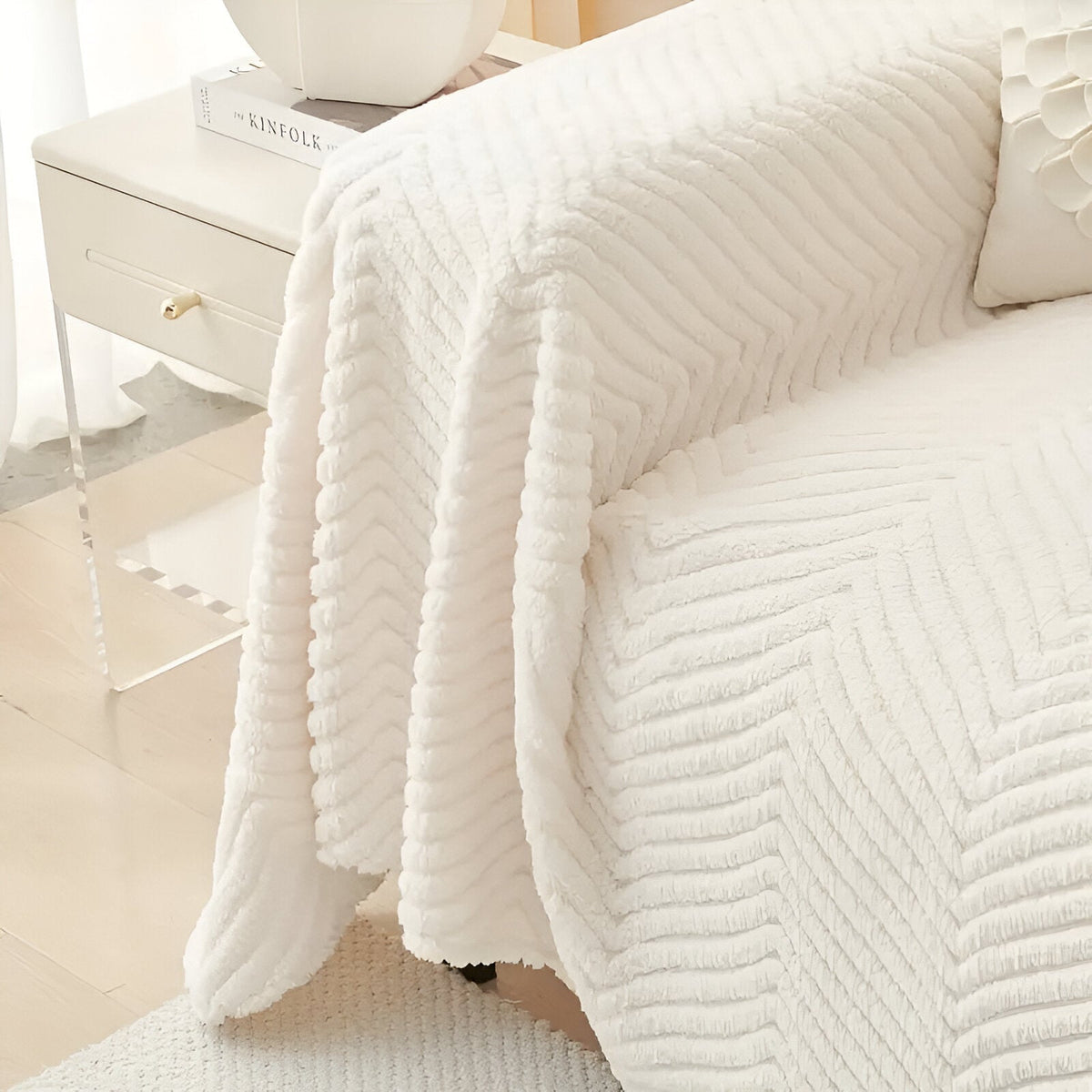 Avtoit | LuxuraWrap | Non-slip sofa cover for pets