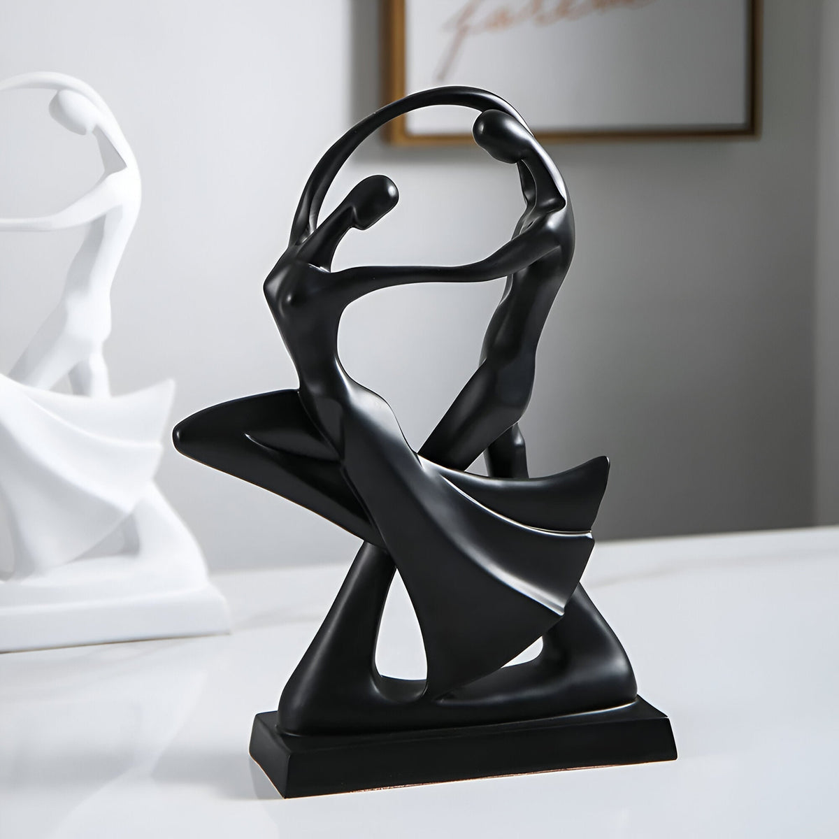 Avtoit | SwayDuo | Modern dancing resin sculpture