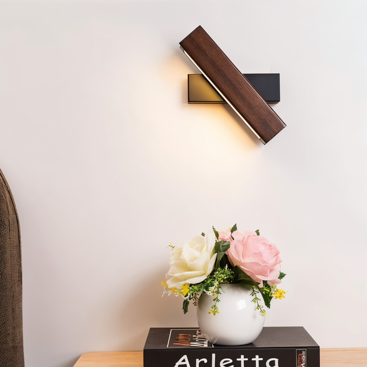 Avtoit | TwistLED Wall Lamp - 360° rotatable rectangular LED wall lamp made of wood