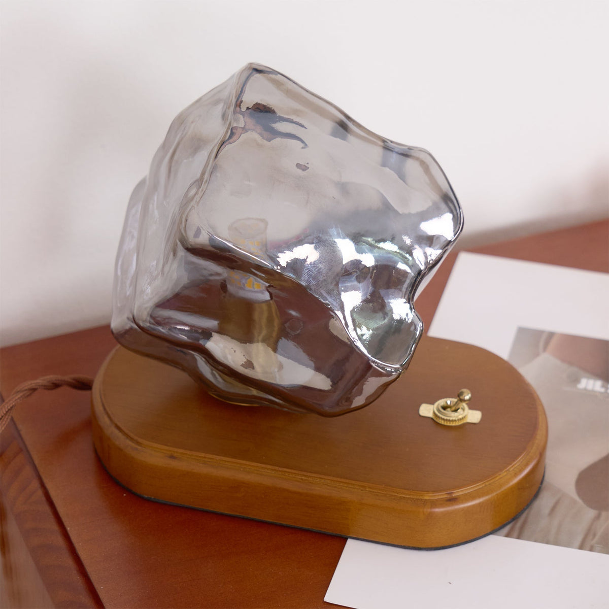 Avtoit | RusticLume – Amber Glass and Wooden Table Lamp
