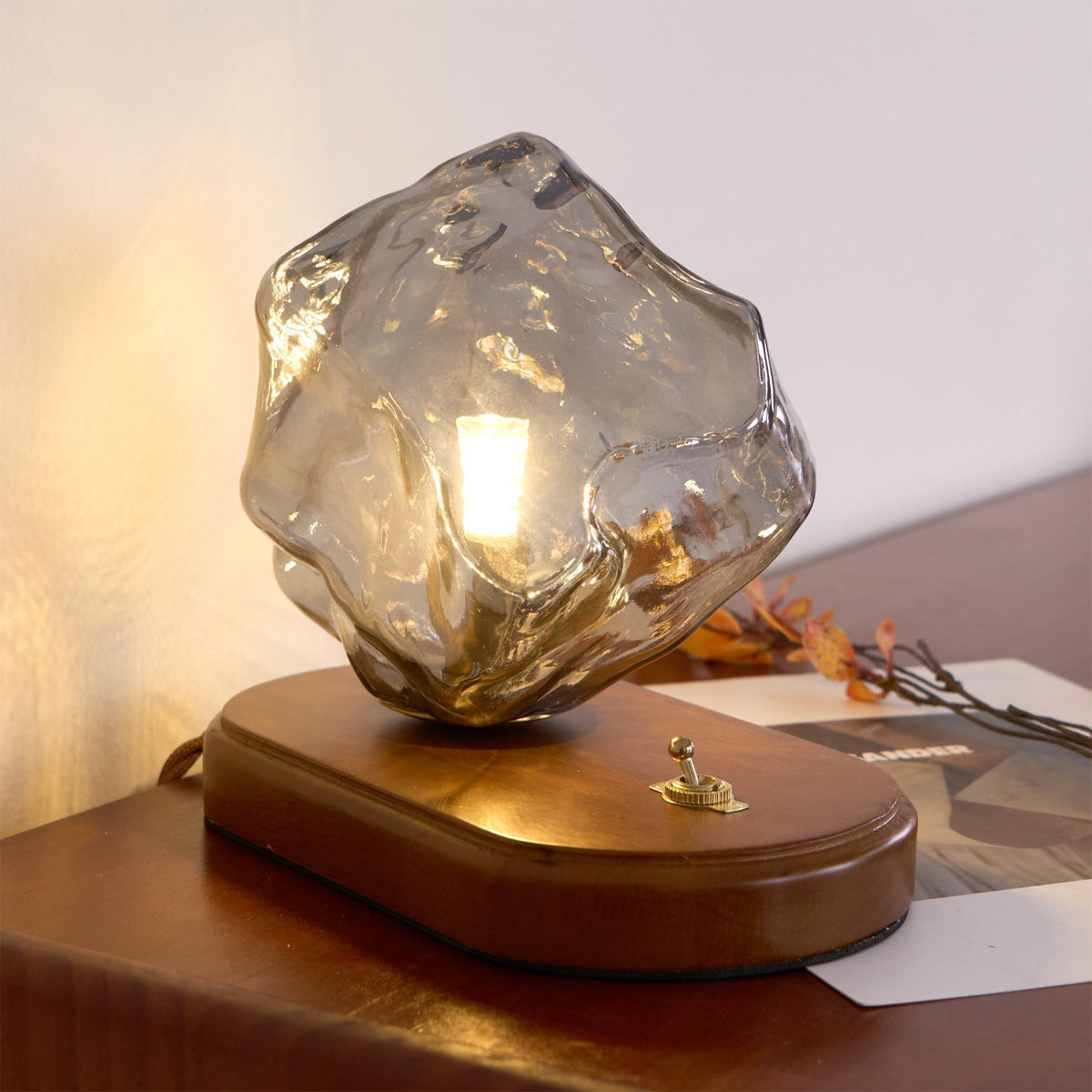Avtoit | RusticLume – Amber Glass and Wooden Table Lamp