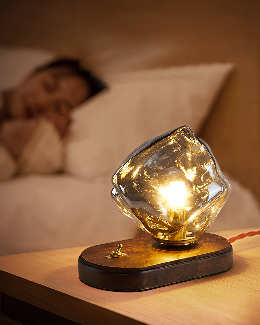 Avtoit | RusticLume – Amber Glass and Wooden Table Lamp