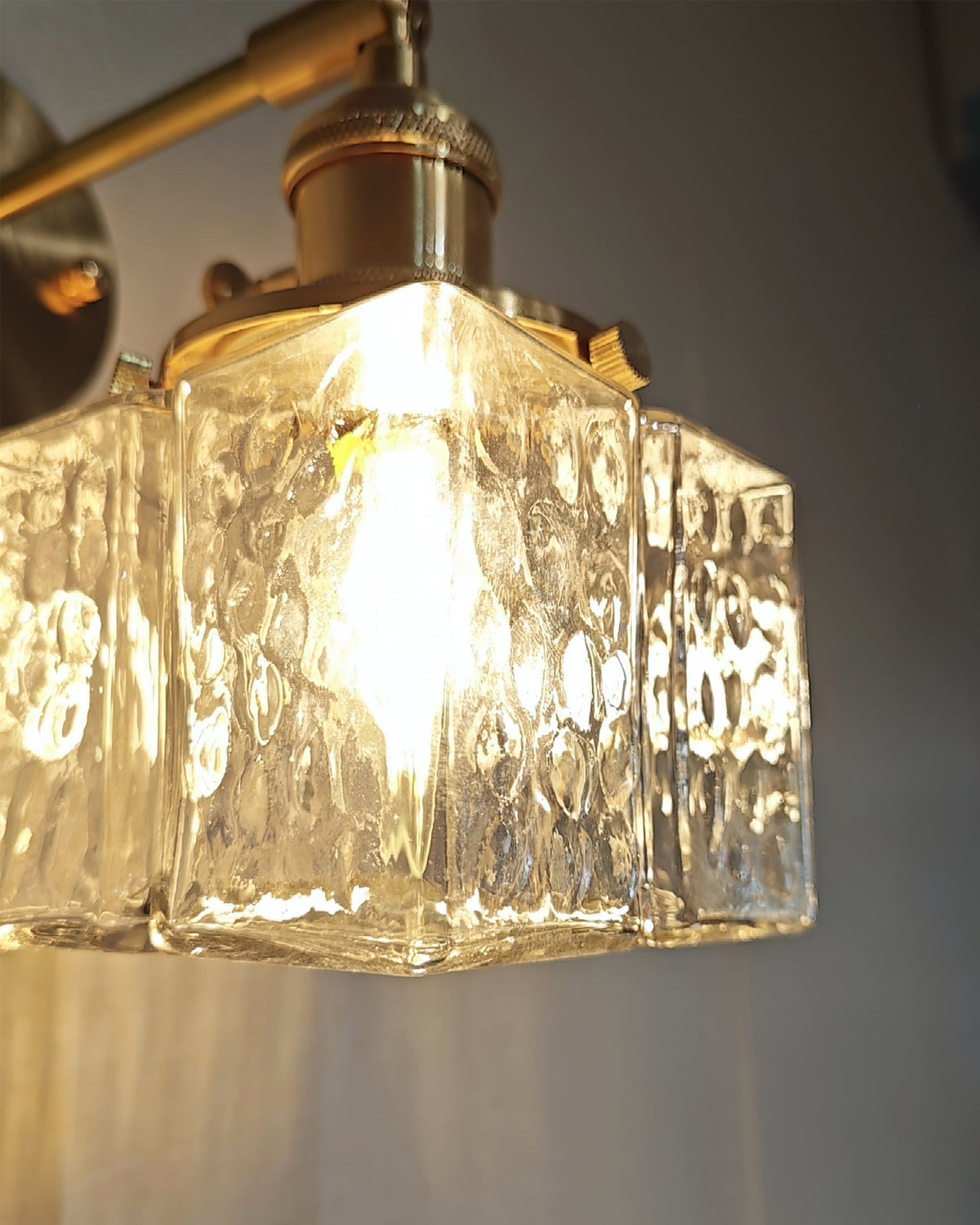 Avtoit | RegalGlow – Royal-Inspired Wall Lamp for Refined Spaces